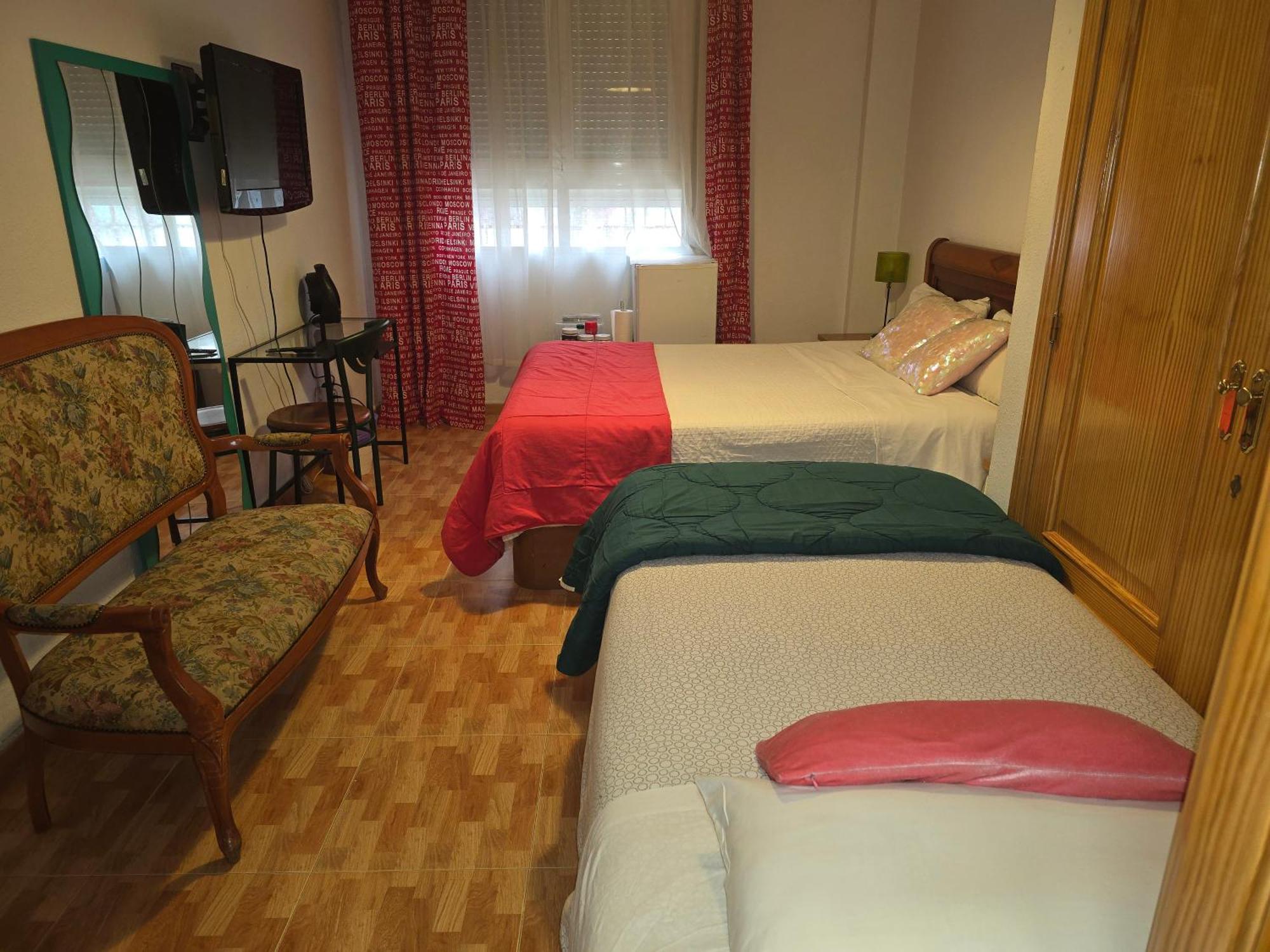 Acogedoras Habitaciones En מדריד מראה חיצוני תמונה